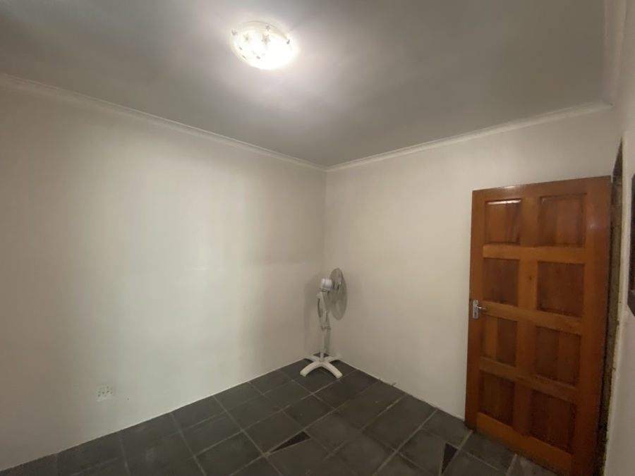 To Let 2 Bedroom Property for Rent in Muizenberg Western Cape